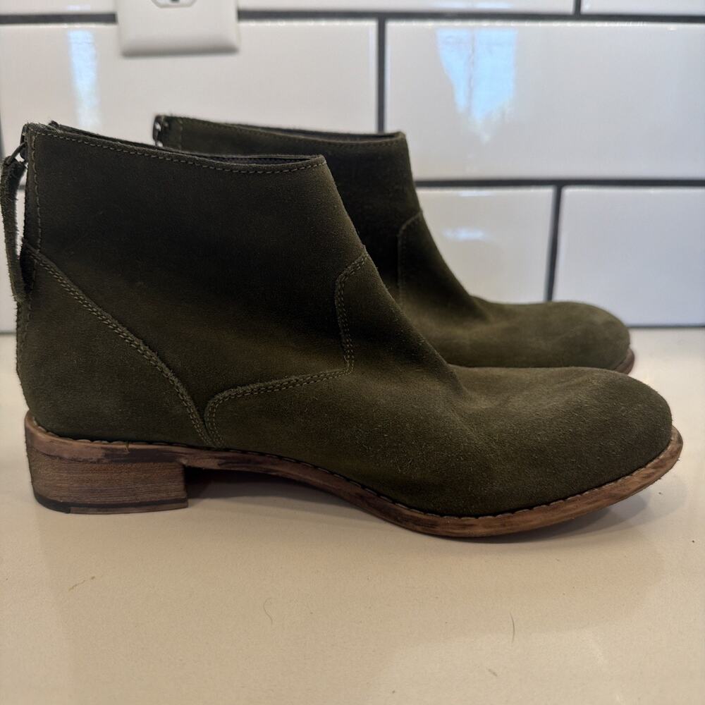 SKECHERS Olive Bowery Suede Wedge Ankle Bootie with Zip, Women's Size 6 Green